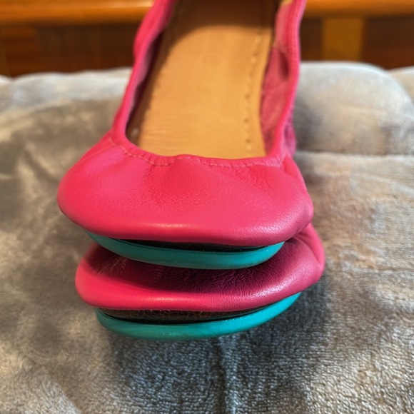 Fuchsia Tieks sandals - Picture 6 of 8